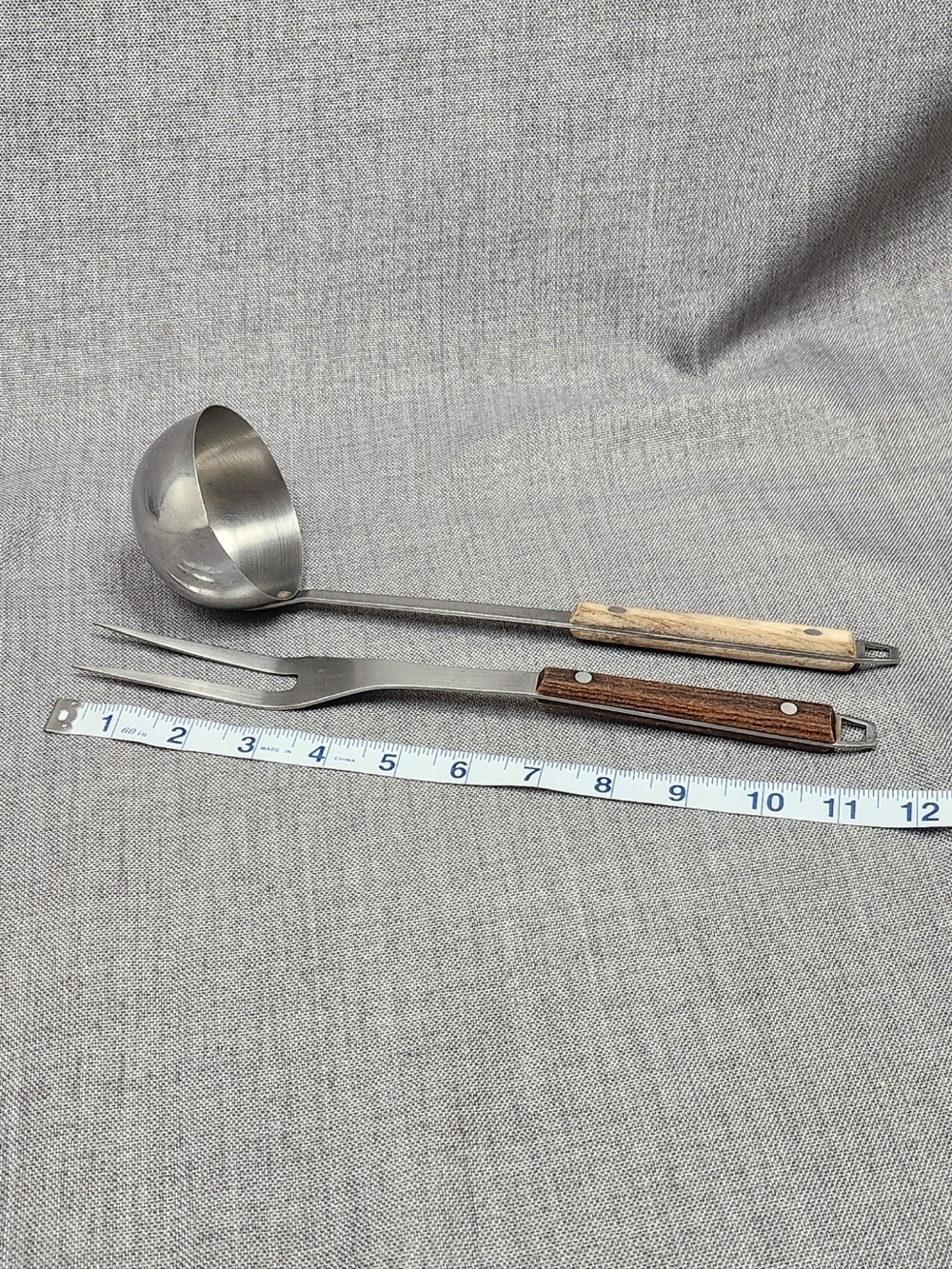 Vintage Two-Piece Wood-Handled Serving Fork and Ladle Set. - Picture 2 of 5